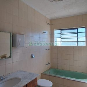 Casa com 600m², 6 dormitórios, 2 vagas, no bairro Pio X em Caxias do Sul para Alugar