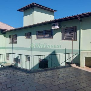 Casa com 600m², 6 dormitórios, 2 vagas, no bairro Pio X em Caxias do Sul para Alugar