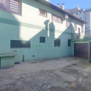 Casa com 600m², 6 dormitórios, 2 vagas, no bairro Pio X em Caxias do Sul para Alugar