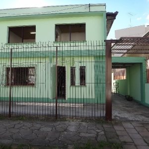 Casa com 600m², 6 dormitórios, 2 vagas, no bairro Pio X em Caxias do Sul para Alugar