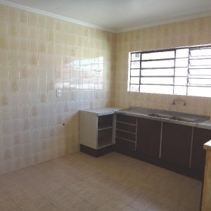 Casa com 600m², 6 dormitórios, 2 vagas, no bairro Pio X em Caxias do Sul para Alugar