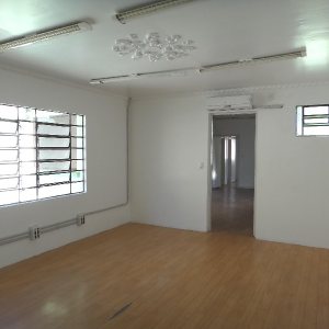 Casa com 600m², 6 dormitórios, 2 vagas, no bairro Pio X em Caxias do Sul para Alugar