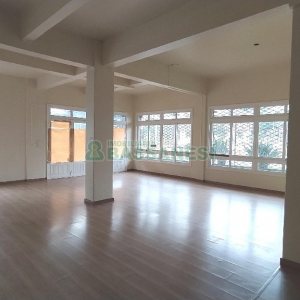 Loja com 140m², 1 vaga, no bairro São Pelegrino em Caxias do Sul para Alugar