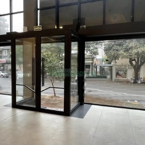 Loja com 720m², no bairro São Pelegrino em Caxias do Sul para Alugar