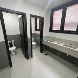 Loja com 720m², no bairro São Pelegrino em Caxias do Sul para Alugar