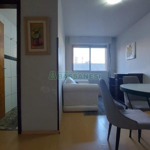 Apto Mobiliado com 62m², 2 dormitórios, 1 vaga, no bairro Centro em Caxias do Sul para Comprar