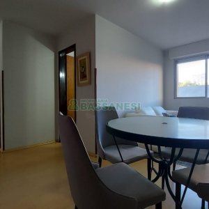 Apto Mobiliado com 62m², 2 dormitórios, 1 vaga, no bairro Centro em Caxias do Sul para Comprar