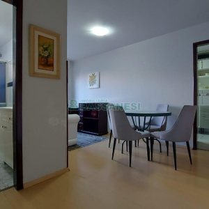 Apto Mobiliado com 62m², 2 dormitórios, 1 vaga, no bairro Centro em Caxias do Sul para Comprar