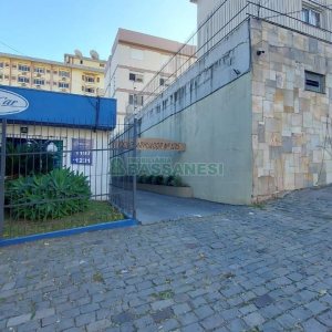 Apto Mobiliado com 62m², 2 dormitórios, 1 vaga, no bairro Centro em Caxias do Sul para Comprar