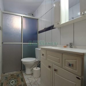 Apto Mobiliado com 62m², 2 dormitórios, 1 vaga, no bairro Centro em Caxias do Sul para Comprar