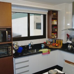 Apto Mobiliado com 100m², 2 dormitórios, 2 vagas, no bairro Colina Sorriso em Caxias do Sul para Comprar