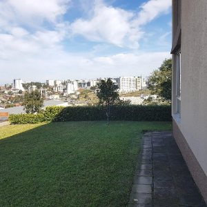 Casa Comercial com 458m², 2 dormitórios, 2 vagas, no bairro Cinqüentenário em Caxias do Sul para Comprar