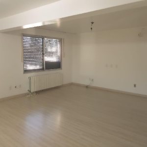 Casa Comercial com 458m², 2 dormitórios, 2 vagas, no bairro Cinqüentenário em Caxias do Sul para Comprar