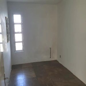Casa Comercial com 458m², 2 dormitórios, 2 vagas, no bairro Cinqüentenário em Caxias do Sul para Comprar