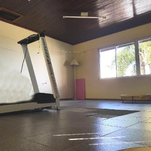 Casa Comercial com 458m², 2 dormitórios, 2 vagas, no bairro Cinqüentenário em Caxias do Sul para Comprar