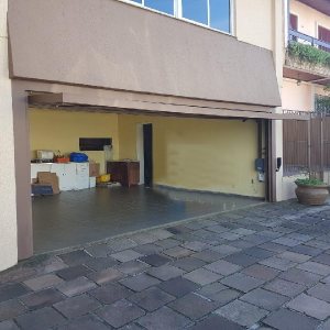 Casa Comercial com 458m², 2 dormitórios, 2 vagas, no bairro Cinqüentenário em Caxias do Sul para Comprar