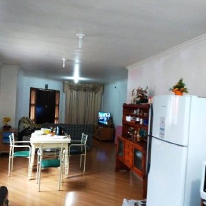 Casa com 220m², 3 dormitórios, 3 vagas, no bairro Santa Lúcia em Caxias do Sul para Comprar
