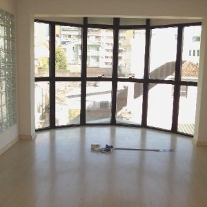 Sala com 93m², no bairro Centro em Caxias do Sul para Alugar