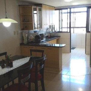 Apto Mobiliado com 82m², 3 dormitórios, 1 vaga, no bairro Desvio Rizzo em Caxias do Sul para Comprar