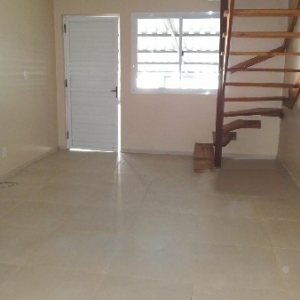Sobrado com 47m², 2 dormitórios, 1 vaga, no bairro Desvio Rizzo em Caxias do Sul para Comprar