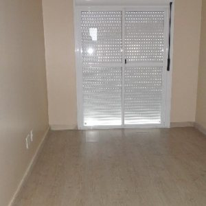 Sobrado com 47m², 2 dormitórios, 1 vaga, no bairro Desvio Rizzo em Caxias do Sul para Comprar