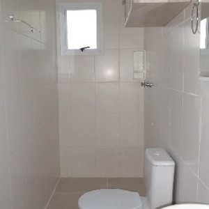 Sobrado com 47m², 2 dormitórios, 1 vaga, no bairro Desvio Rizzo em Caxias do Sul para Comprar