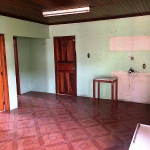 Casa com 218m², 5 dormitórios, 1 vaga, no bairro Santa Fé em Caxias do Sul para Comprar