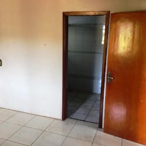 Casa com 218m², 5 dormitórios, 1 vaga, no bairro Santa Fé em Caxias do Sul para Comprar