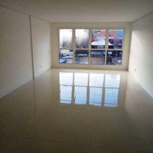 Sala com 42m², no bairro Panazzolo em Caxias do Sul para Comprar