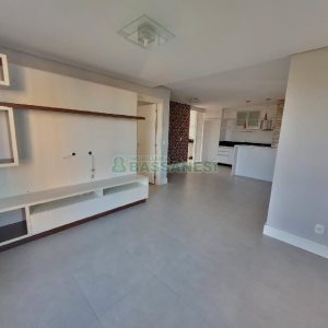 Apartamento com 81m², 2 dormitórios, 2 vagas, no bairro Vila Horn em Caxias do Sul para Comprar