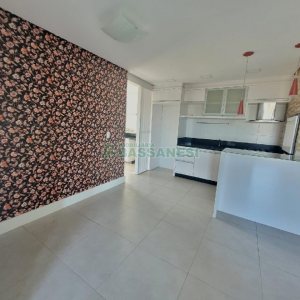 Apartamento com 81m², 2 dormitórios, 2 vagas, no bairro Vila Horn em Caxias do Sul para Comprar