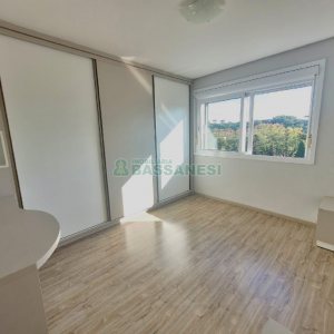 Apartamento com 81m², 2 dormitórios, 2 vagas, no bairro Vila Horn em Caxias do Sul para Comprar
