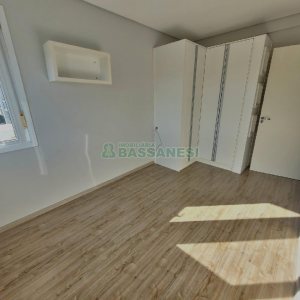 Apartamento com 81m², 2 dormitórios, 2 vagas, no bairro Vila Horn em Caxias do Sul para Comprar