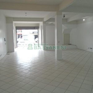 Loja com 250m², no bairro Cruzeiro em Caxias do Sul para Alugar
