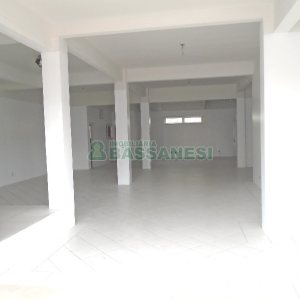 Loja com 250m², no bairro Cruzeiro em Caxias do Sul para Alugar
