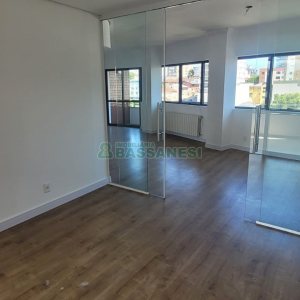 Apartamento com 195m², 3 dormitórios, 4 vagas, no bairro Centro em Caxias do Sul para Comprar