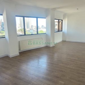 Apartamento com 195m², 3 dormitórios, 4 vagas, no bairro Centro em Caxias do Sul para Comprar