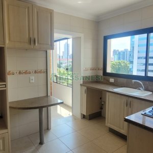 Apartamento com 195m², 3 dormitórios, 4 vagas, no bairro Centro em Caxias do Sul para Comprar