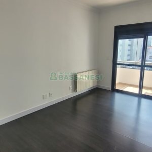 Apartamento com 195m², 3 dormitórios, 4 vagas, no bairro Centro em Caxias do Sul para Comprar