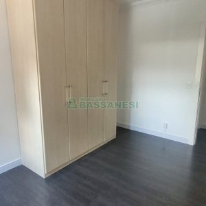 Apartamento com 195m², 3 dormitórios, 4 vagas, no bairro Centro em Caxias do Sul para Comprar