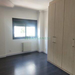 Apartamento com 195m², 3 dormitórios, 4 vagas, no bairro Centro em Caxias do Sul para Comprar