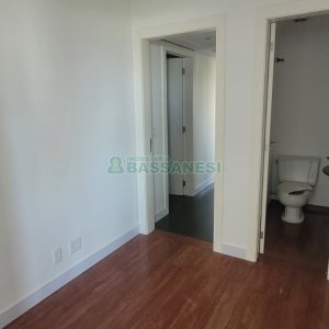 Apartamento com 195m², 3 dormitórios, 4 vagas, no bairro Centro em Caxias do Sul para Comprar
