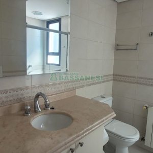 Apartamento com 195m², 3 dormitórios, 4 vagas, no bairro Centro em Caxias do Sul para Comprar