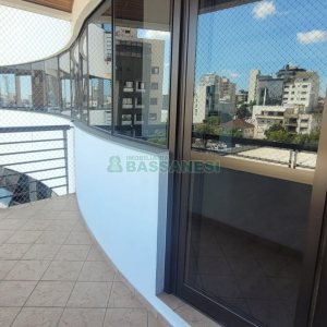 Apartamento com 195m², 3 dormitórios, 4 vagas, no bairro Centro em Caxias do Sul para Comprar