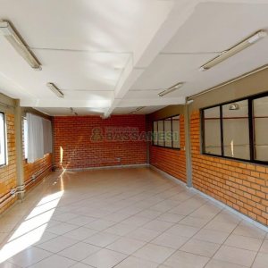 Pavilhão com 1294m², no bairro Cinqüentenário em Caxias do Sul para Alugar