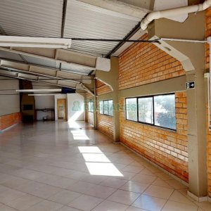 Pavilhão com 1294m², no bairro Cinqüentenário em Caxias do Sul para Alugar