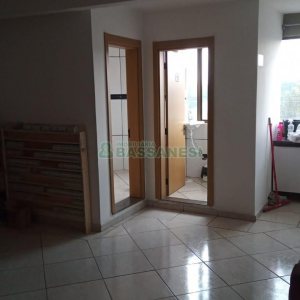 Pavilhão com 1294m², no bairro Cinqüentenário em Caxias do Sul para Alugar