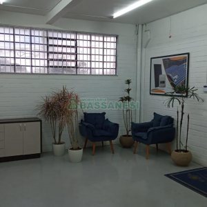 Pavilhão com 1294m², no bairro Cinqüentenário em Caxias do Sul para Alugar