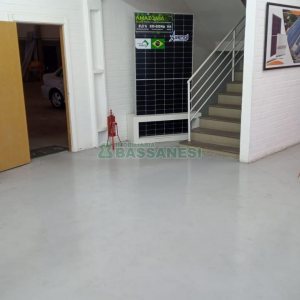 Pavilhão com 1294m², no bairro Cinqüentenário em Caxias do Sul para Alugar