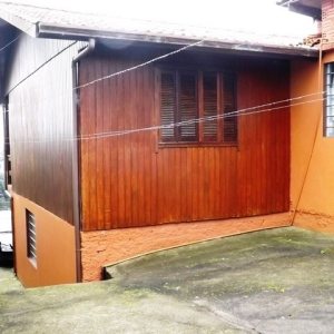 Casa com 85m², 2 dormitórios, 1 vaga, no bairro Centenário em Caxias do Sul para Comprar